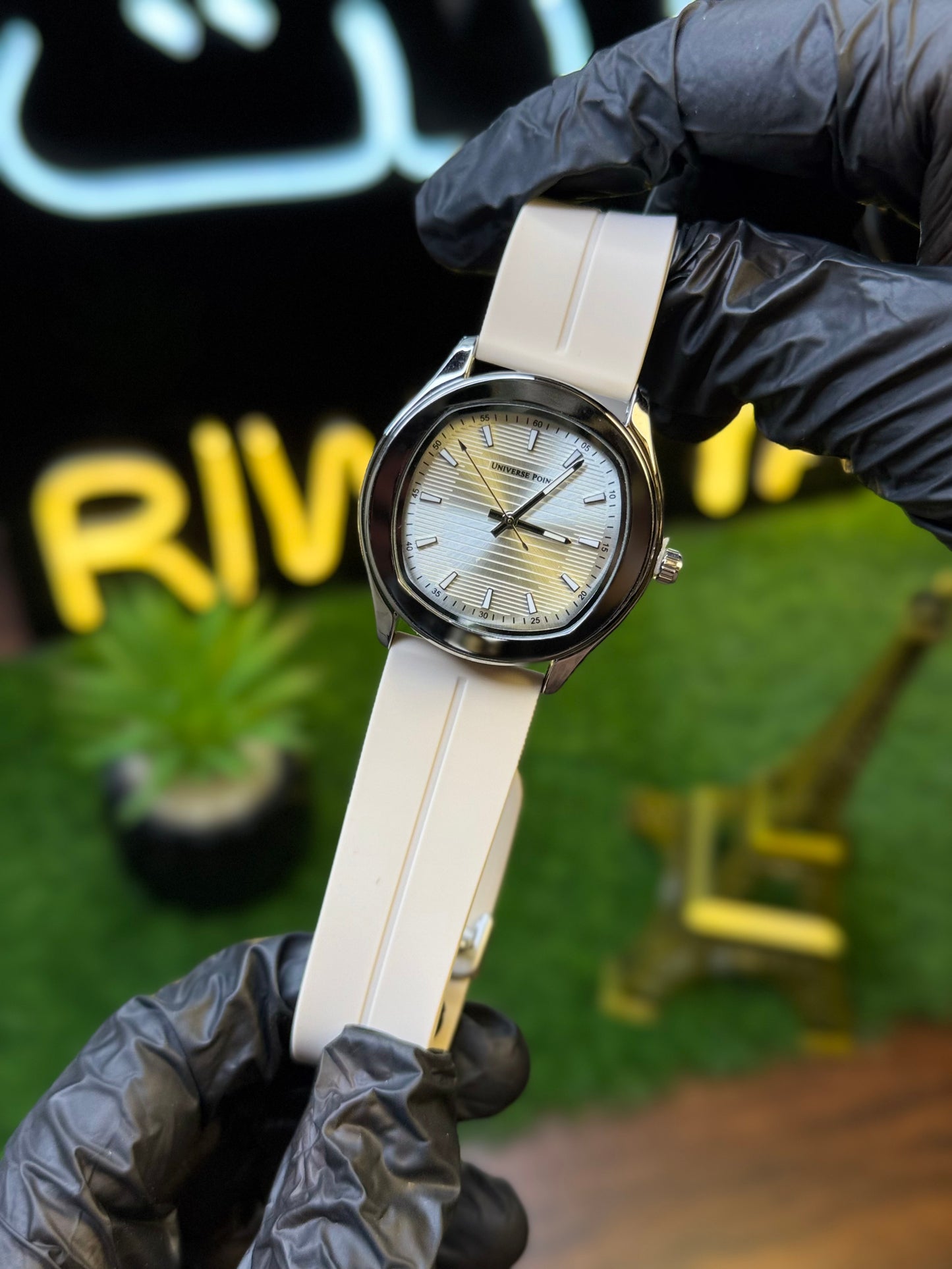 Universe Point Hexa White