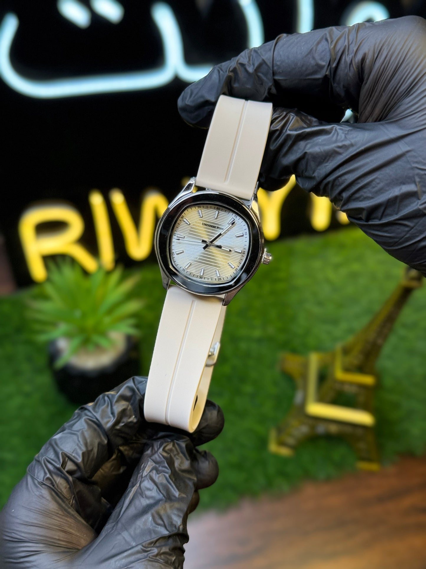 Universe Point Hexa White